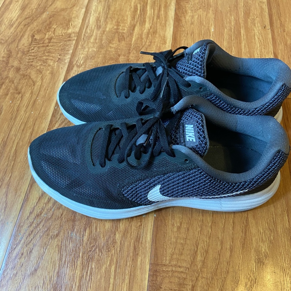 Nike Athletic Workout Running Shoes - size 10.5